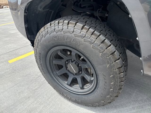 Used 2018 Toyota Tacoma SR w/ SR Convenience Package image 18