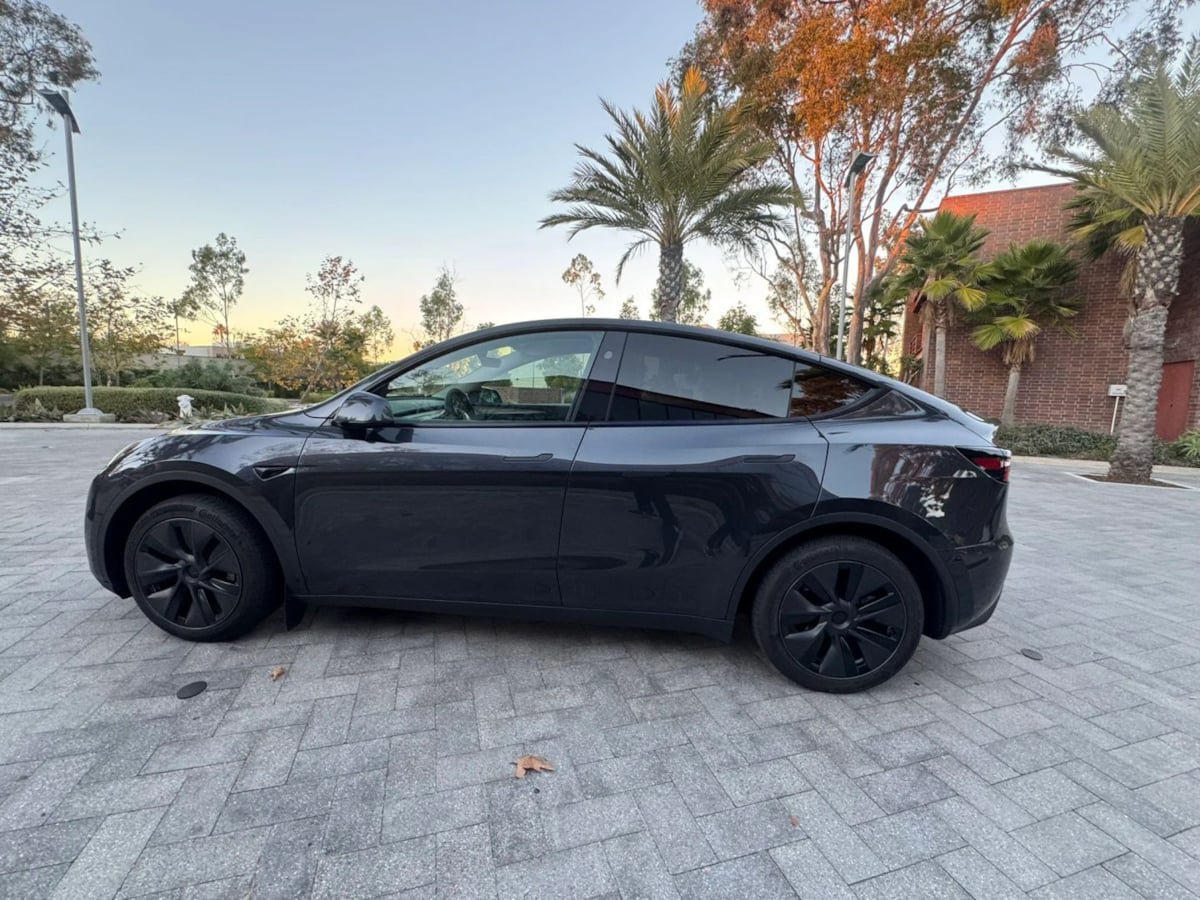Used 2024 Tesla Model Y Long Range RWD image 9