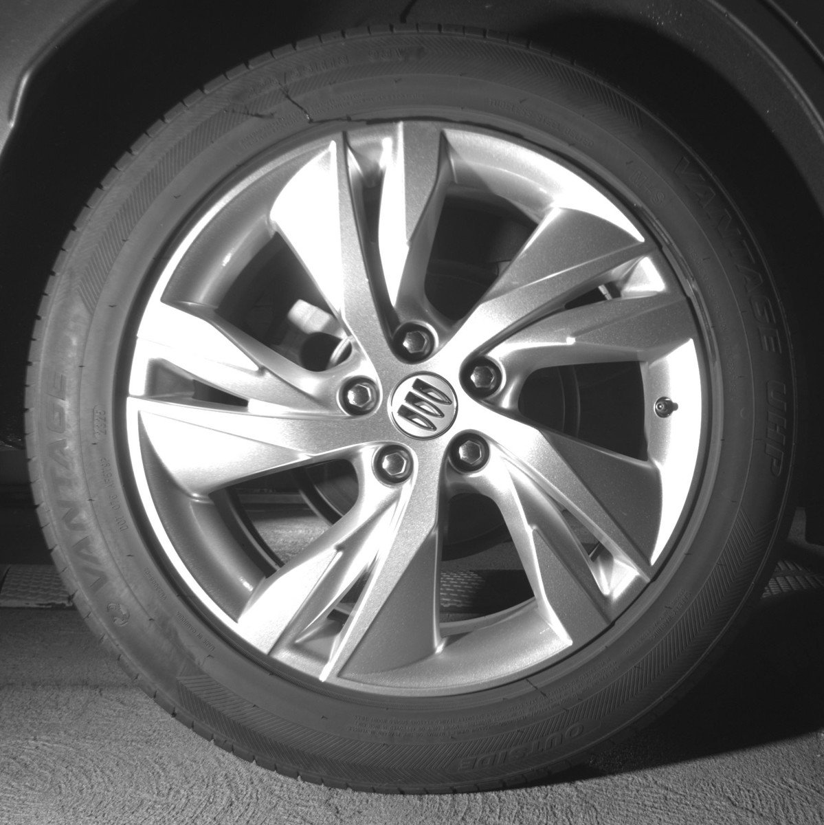 Used 2025 Buick Encore GX Preferred AWD/4WD image 15