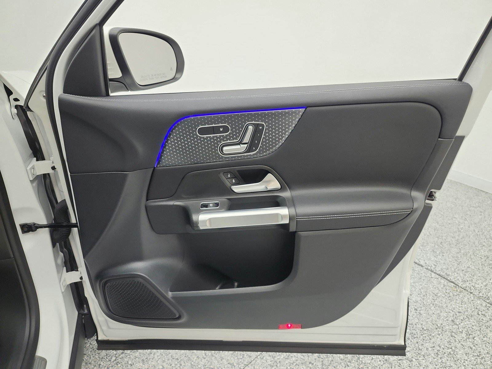 Used 2025 Mercedes-Benz GLB 250 image 20