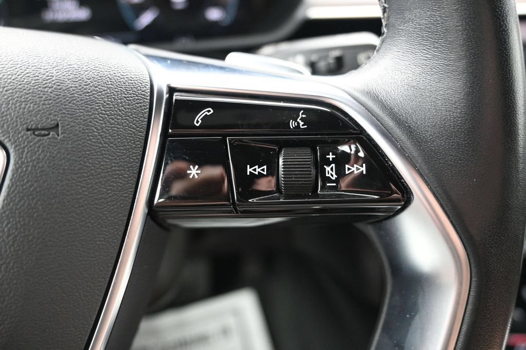 Used 2022 Audi e-tron Premium w/ Convenience Plus Package AWD/4WD image 22