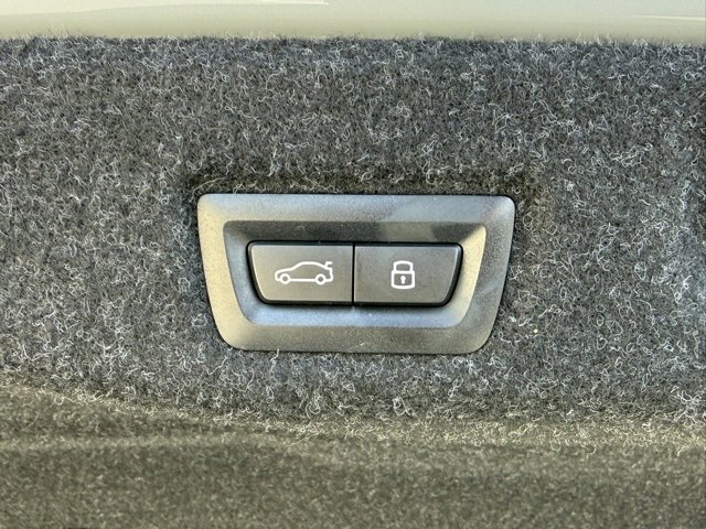Used 2025 BMW 530i xDrive w/ M Sport Package image 17