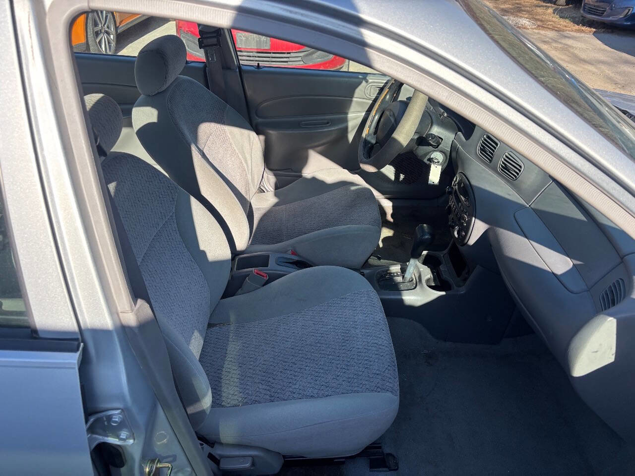 Used 2001 Ford Escort Sedan image 14