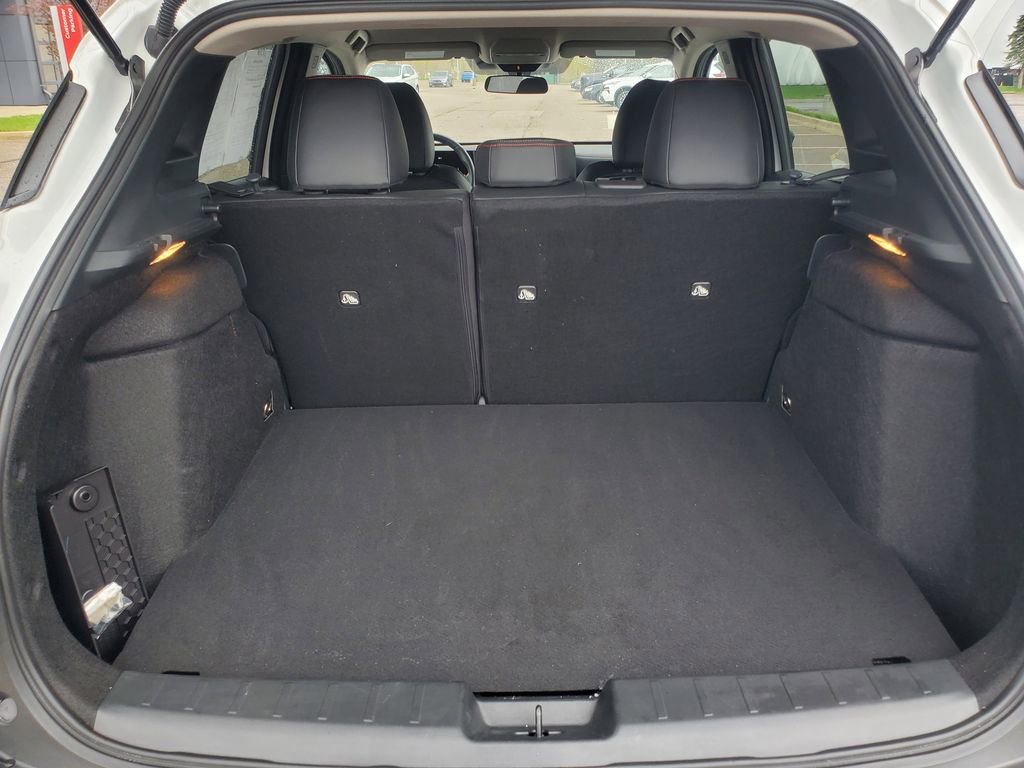 Used 2025 Nissan Kicks SR AWD/4WD image 30