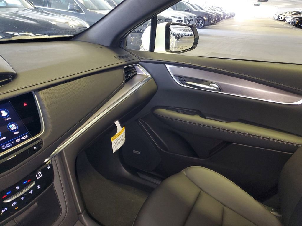 New 2025 Cadillac XT5 Luxury image 19