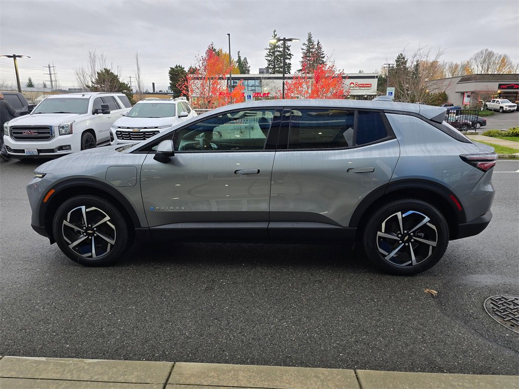 New 2026 Chevrolet Equinox EV LT image 2