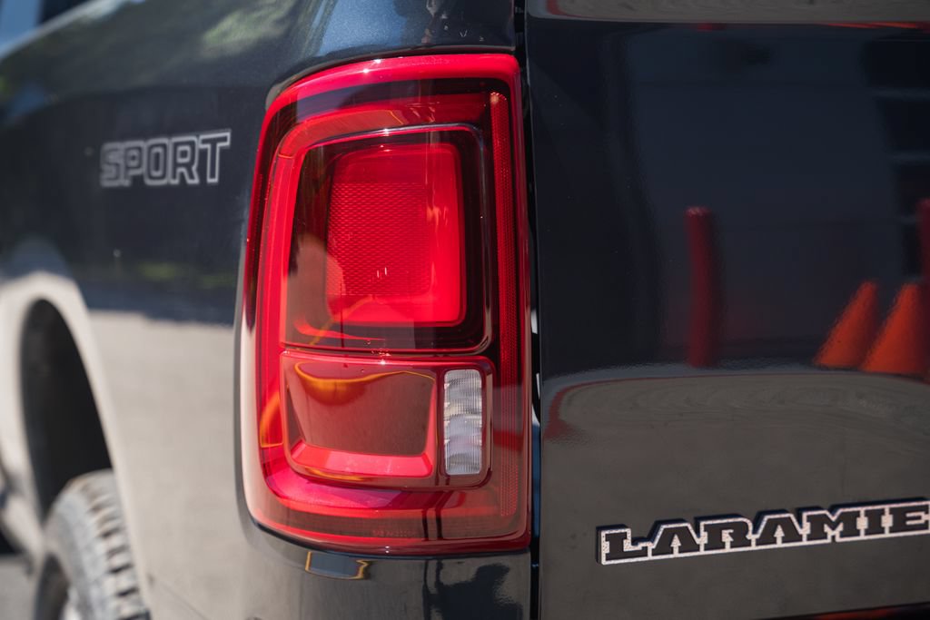 New 2026 RAM 2500 Laramie AWD/4WD image 7