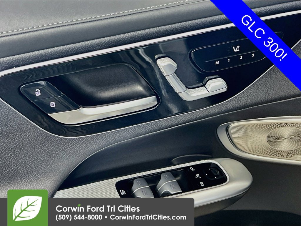Used 2023 Mercedes-Benz GLC 300 4MATIC image 12