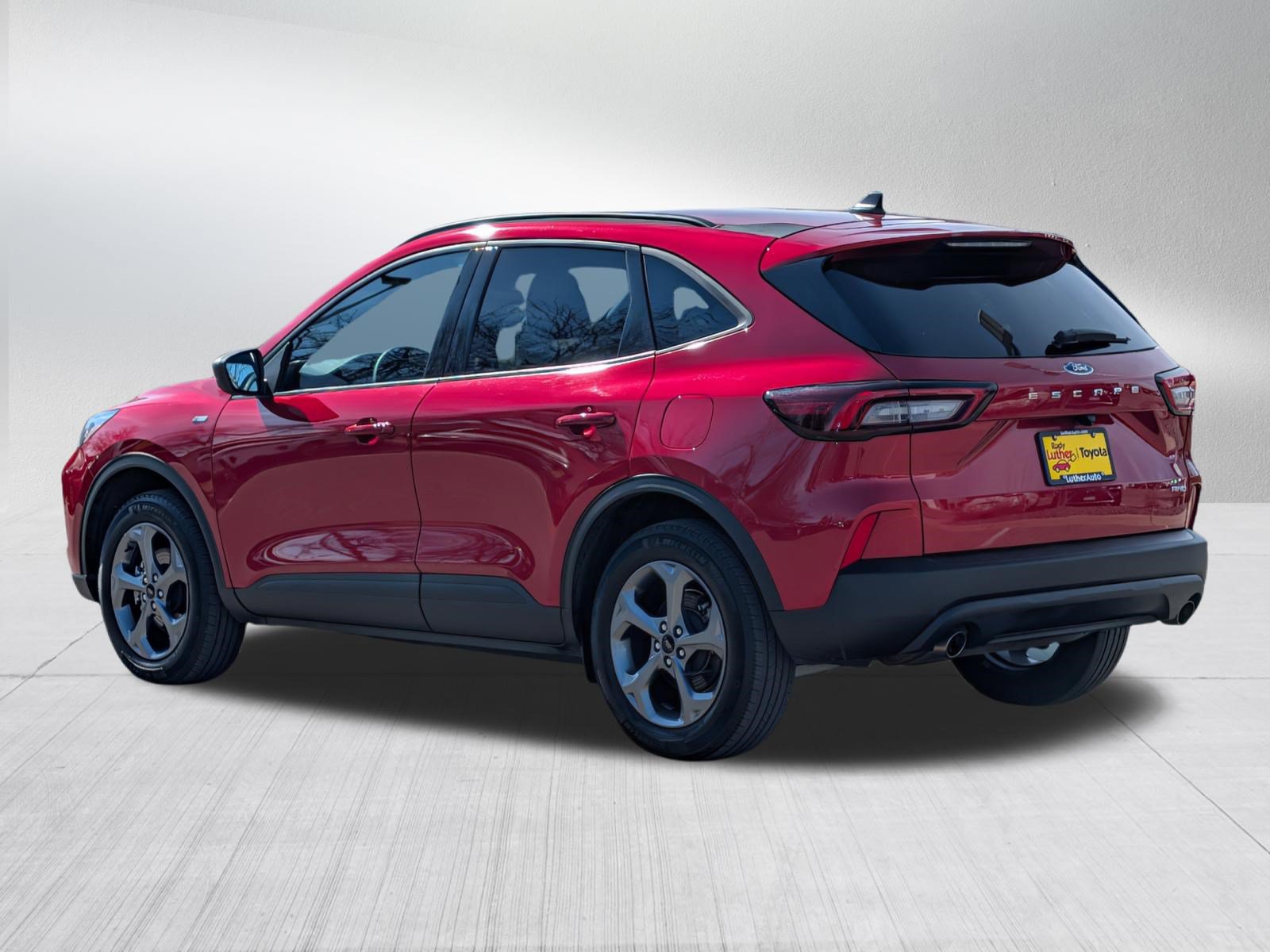 Used 2025 Ford Escape ST-Line AWD/4WD image 5