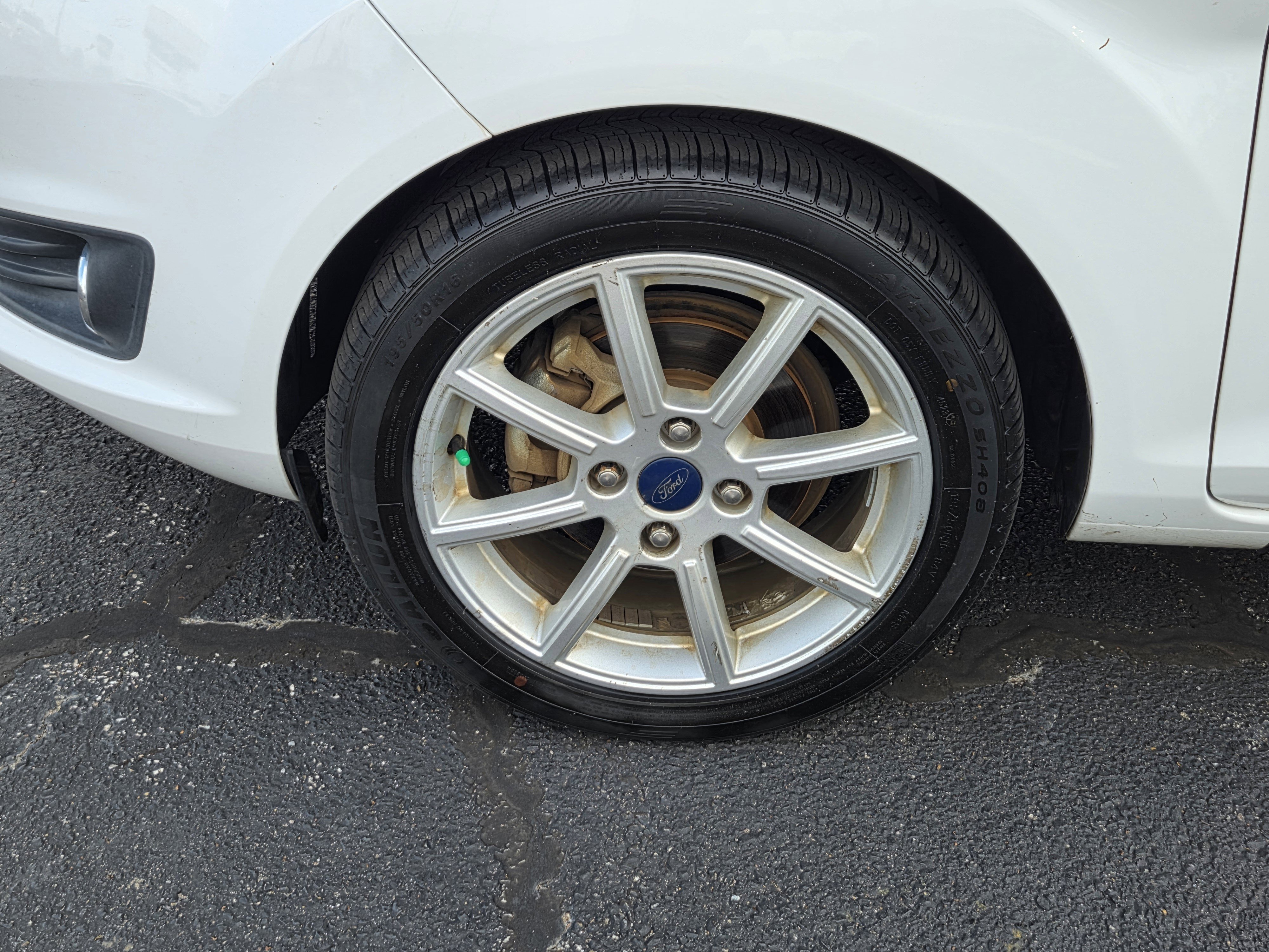 Used 2016 Ford Fiesta SE w/ Equipment Group 201A FWD image 9