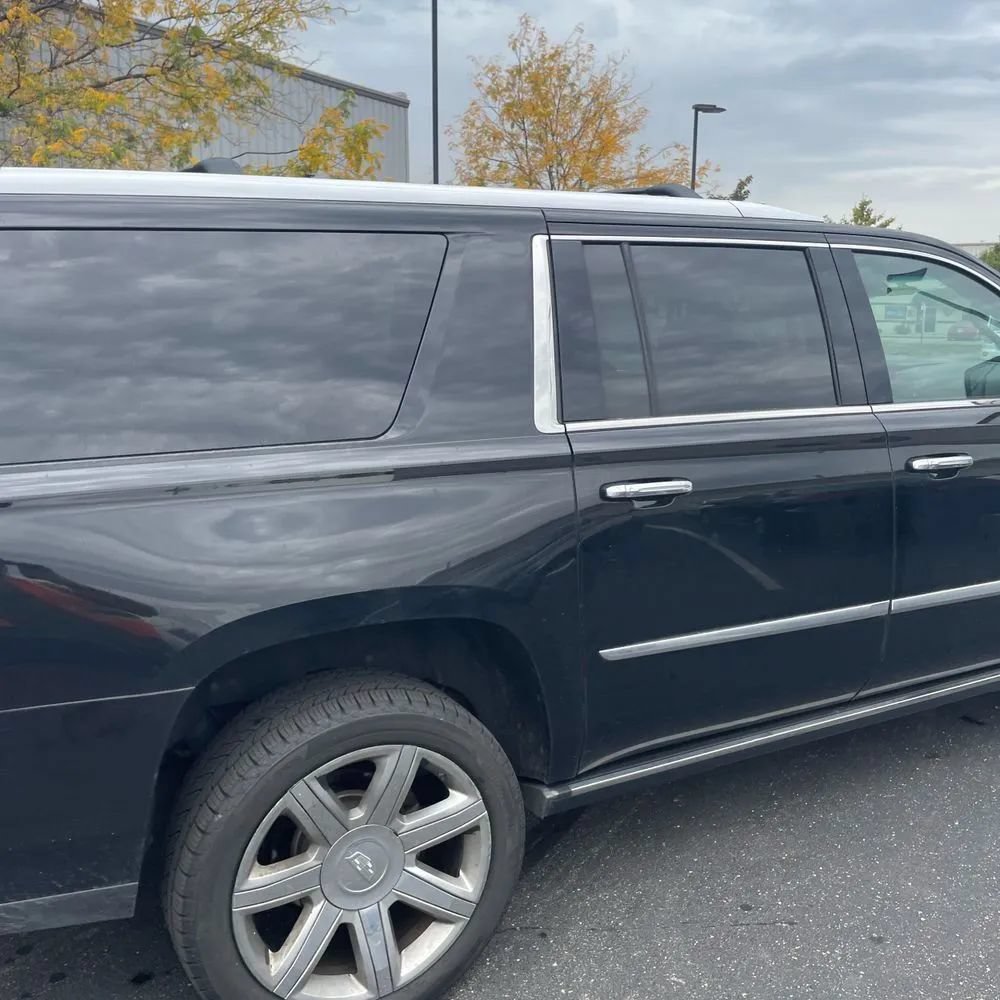Used 2017 Cadillac Escalade ESV Premium Luxury AWD/4WD image 9