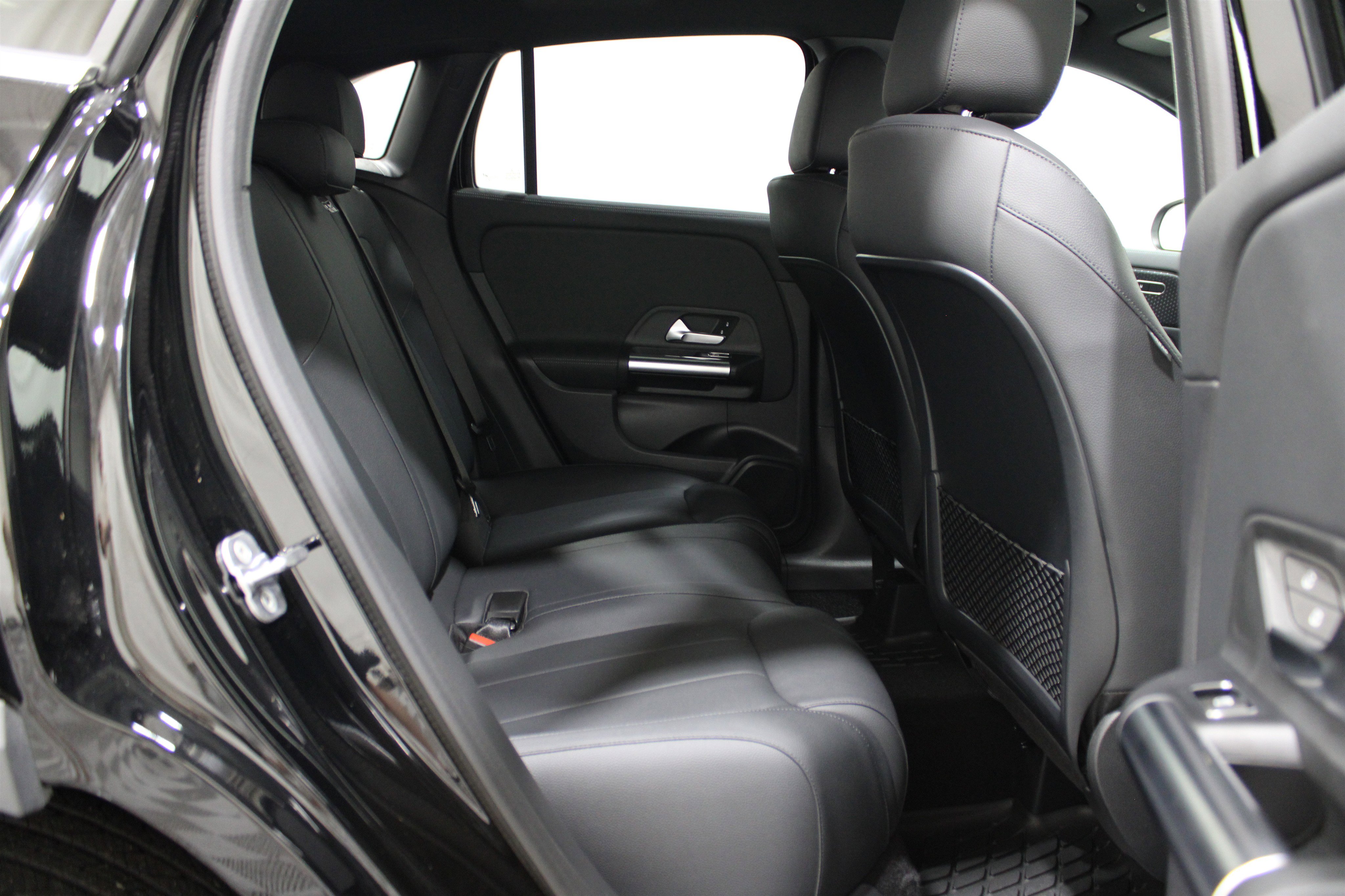 Used 2025 Mercedes-Benz GLA 250 4MATIC image 28