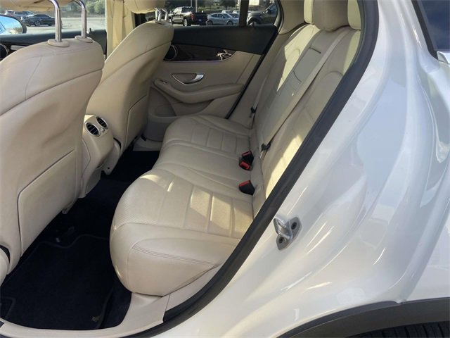 Used 2021 Mercedes-Benz GLC 300 image 9