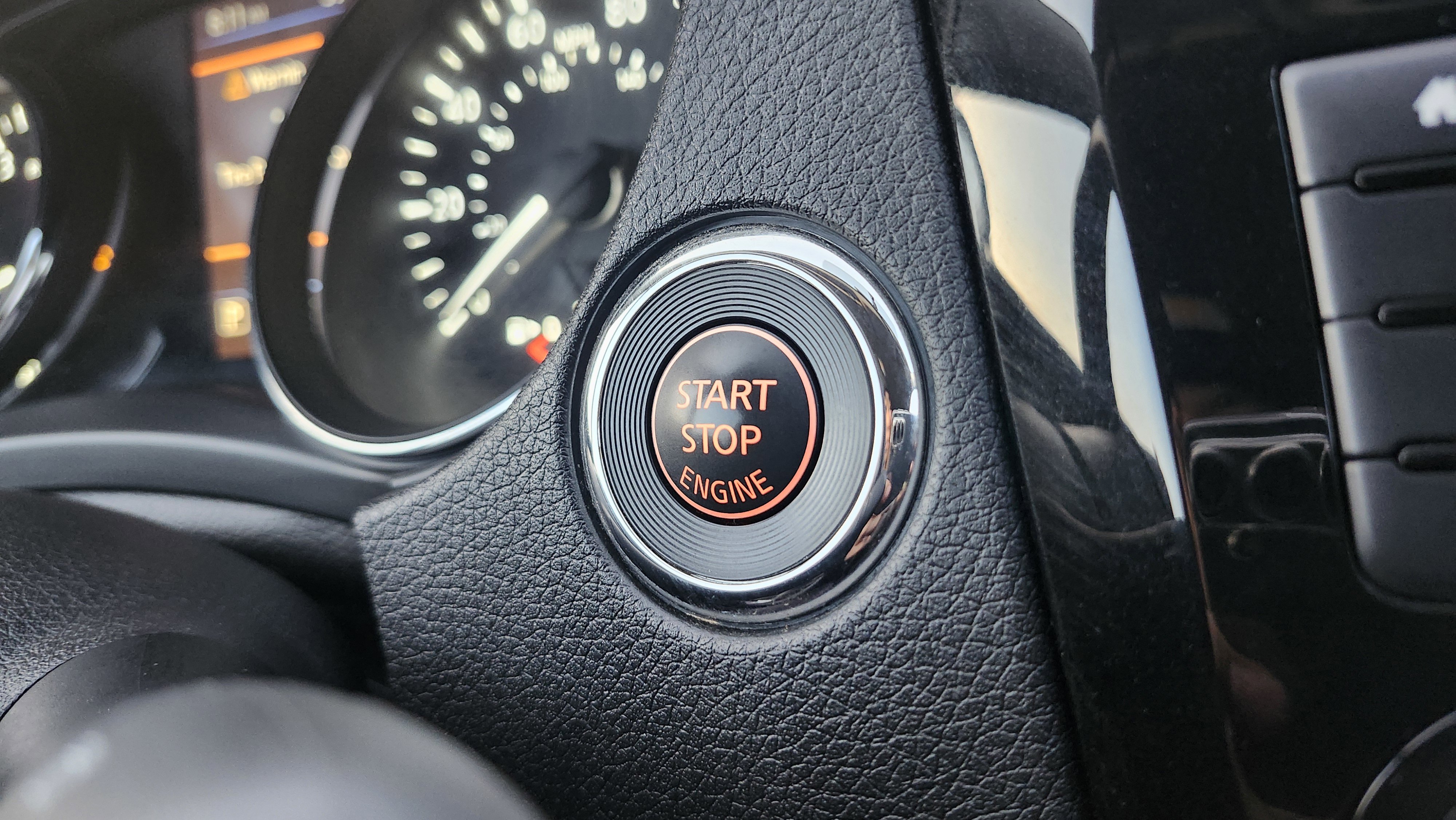 Used 2018 Nissan Rogue SV image 7