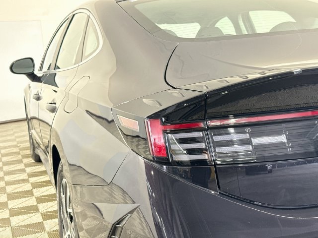 Used 2026 Hyundai Sonata Blue FWD image 35