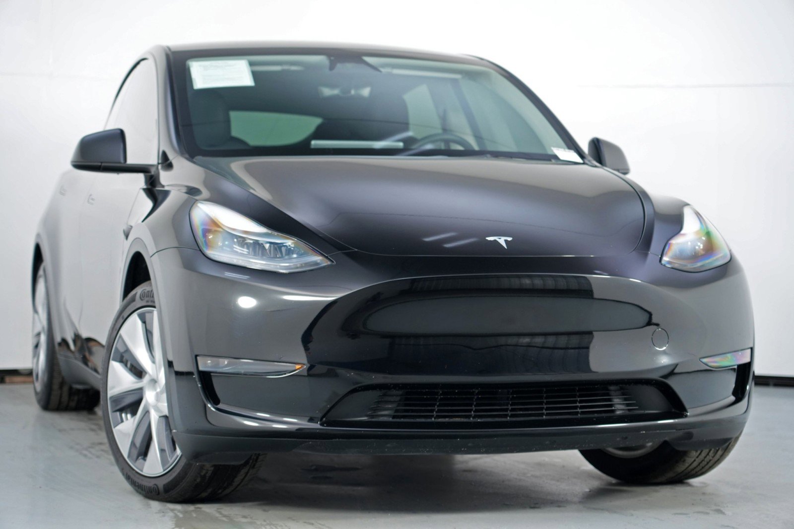 Used 2024 Tesla Model Y 2WD image 4