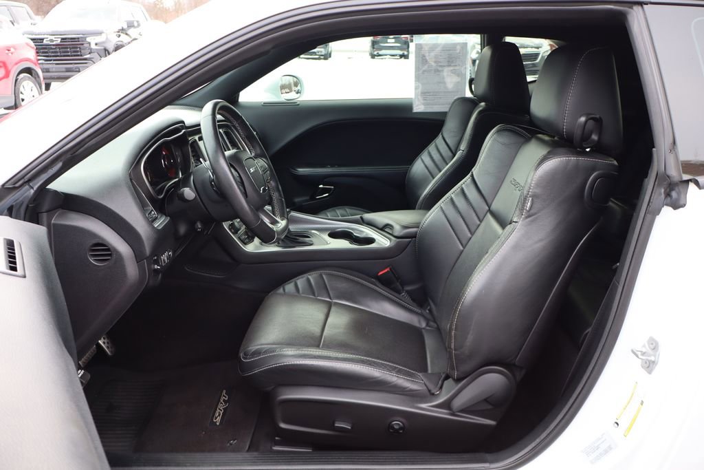 Used 2016 Dodge Challenger SRT Hellcat image 12