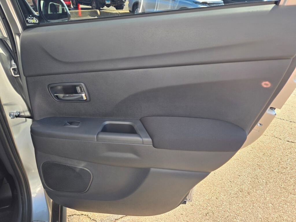 Used 2026 Mitsubishi Outlander Sport ES AWD/4WD image 7