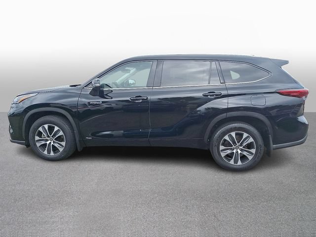 Used 2021 Toyota Highlander XLE AWD/4WD image 7