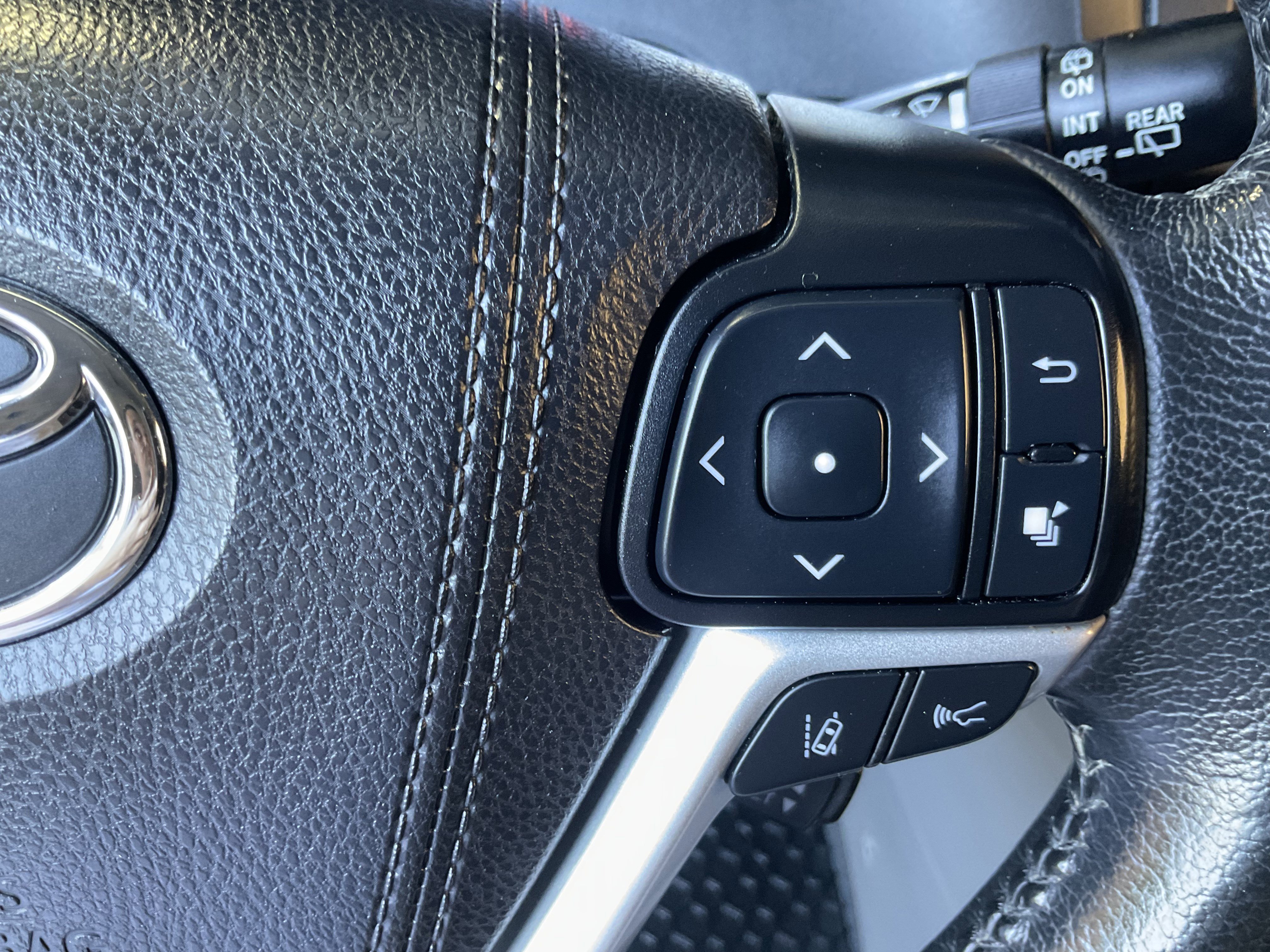 Used 2019 Toyota Sienna XLE w/ XLE Navigation Package AWD/4WD image 33