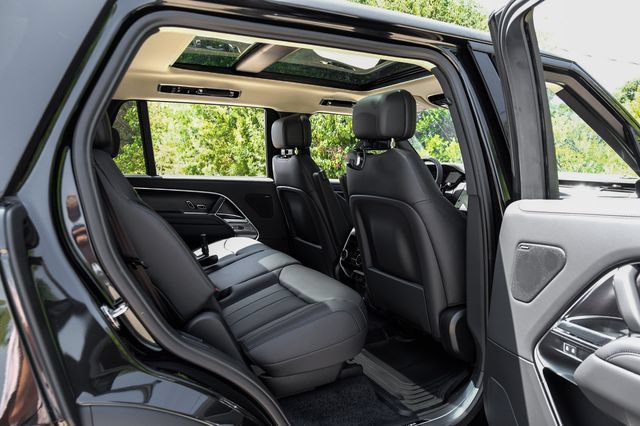 New 2027 Land Rover Range Rover Long Wheelbase SE AWD/4WD image 43