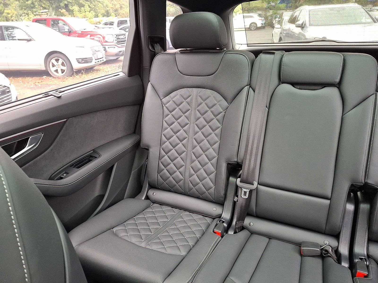 Used 2025 Audi SQ7 Premium Plus AWD/4WD image 12