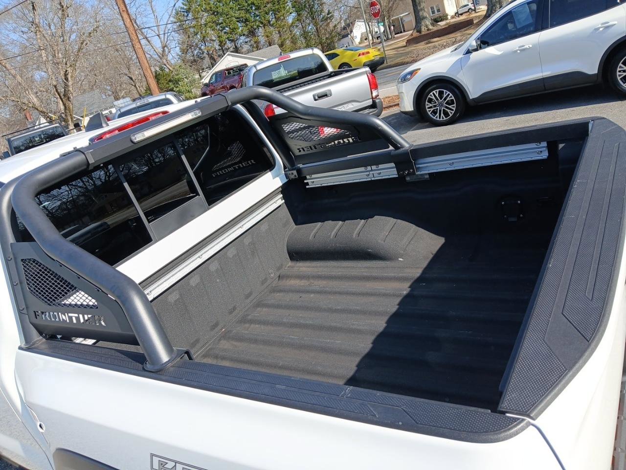 Used 2022 Nissan Frontier PRO-4X w/ Pro-4X Premium Package image 10