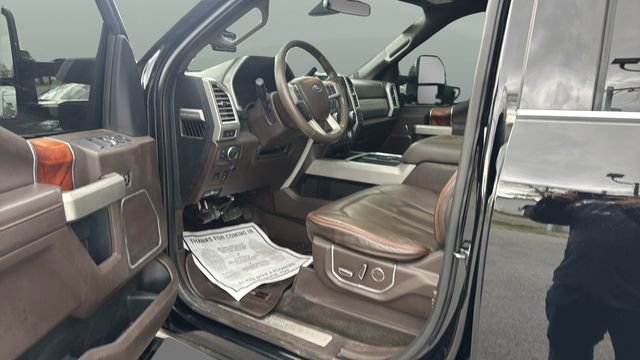 Used 2017 Ford F250 King Ranch w/ King Ranch Ultimate Package AWD/4WD image 7