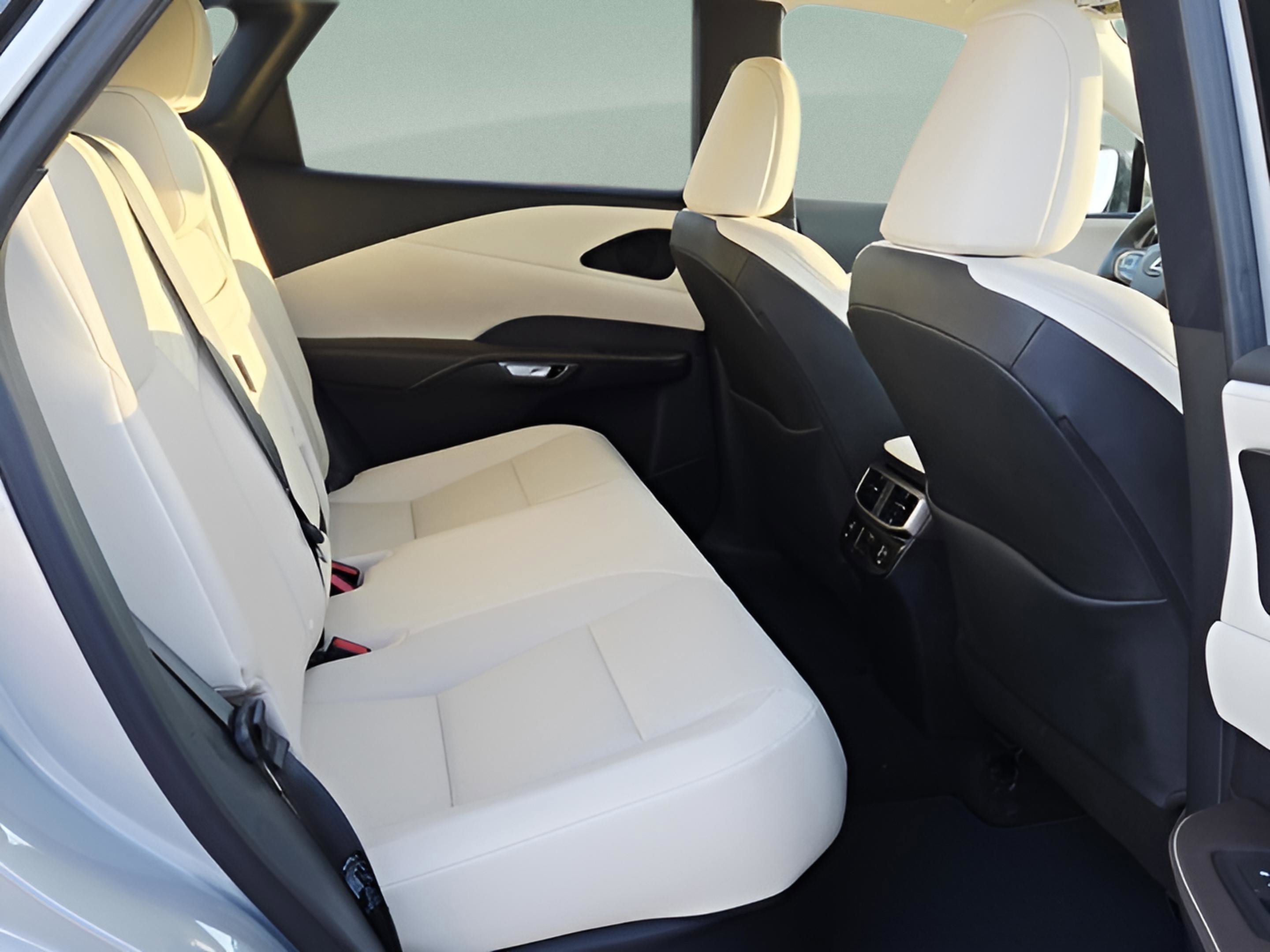 Used 2024 Lexus RX 350 FWD w/ Technology Package image 29