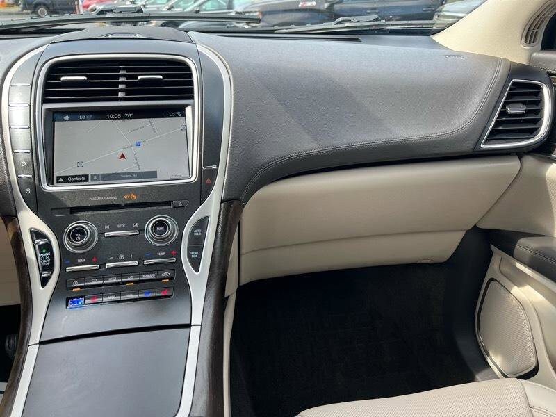 Used 2018 Lincoln MKX Reserve w/ Lincoln MKX Climate Package AWD/4WD image 12