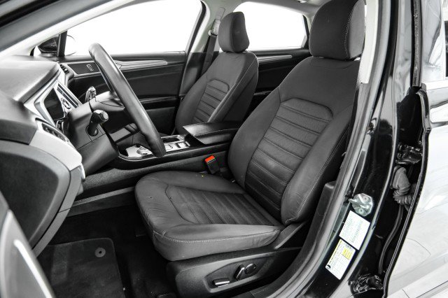 Used 2020 Ford Fusion SE image 31