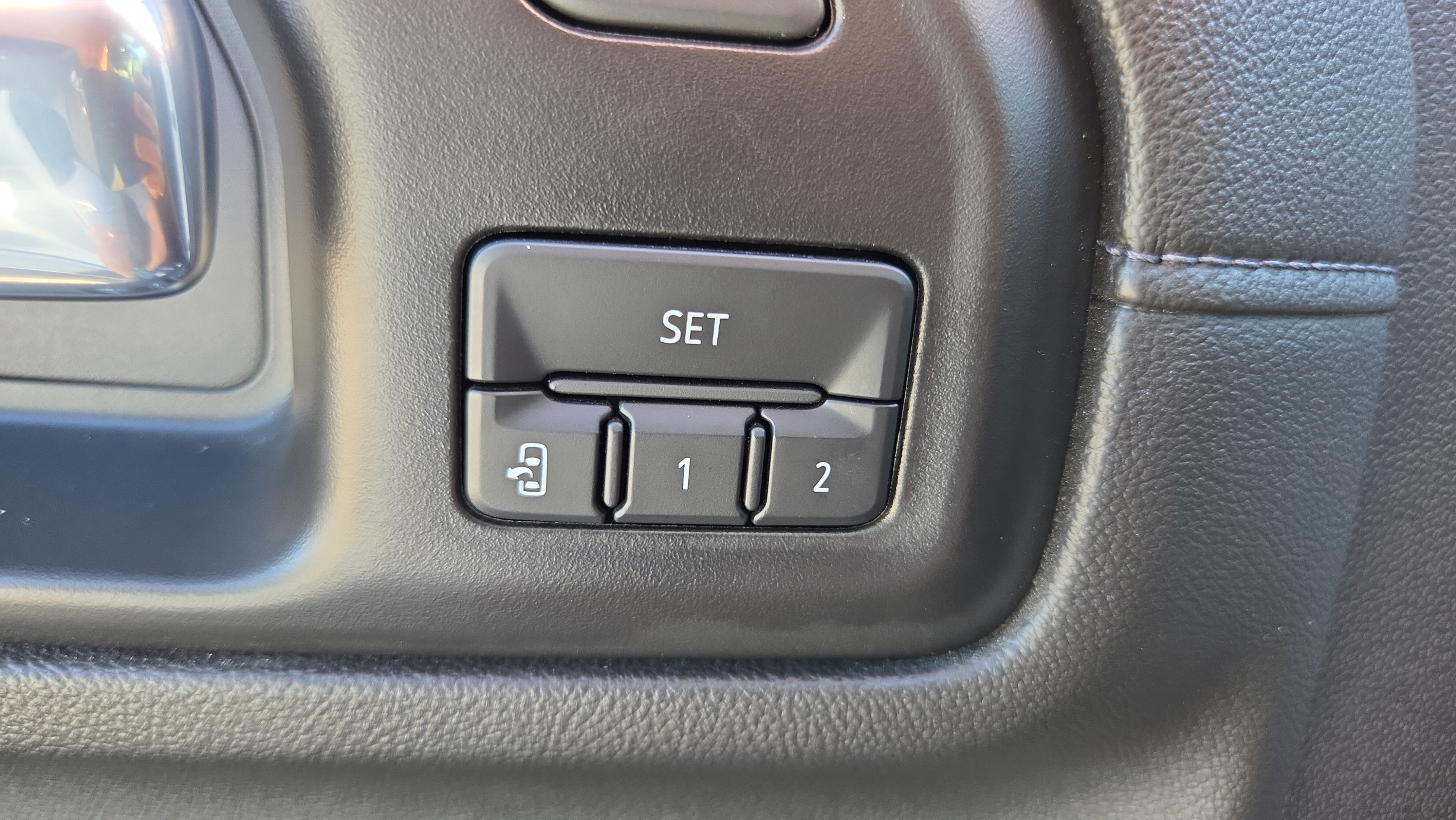 Used 2023 GMC Sierra 3500 SLT w/ SLT Premium Package AWD/4WD image 25