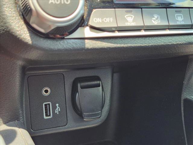 Used 2020 Nissan Versa SR w/ Convenience Package FWD image 10