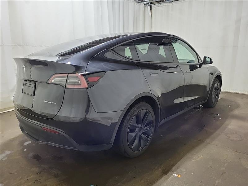 Used 2023 Tesla Model Y Long Range AWD/4WD image 5