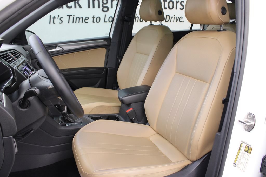 Used 2023 Volkswagen Tiguan SE R-Line FWD image 15