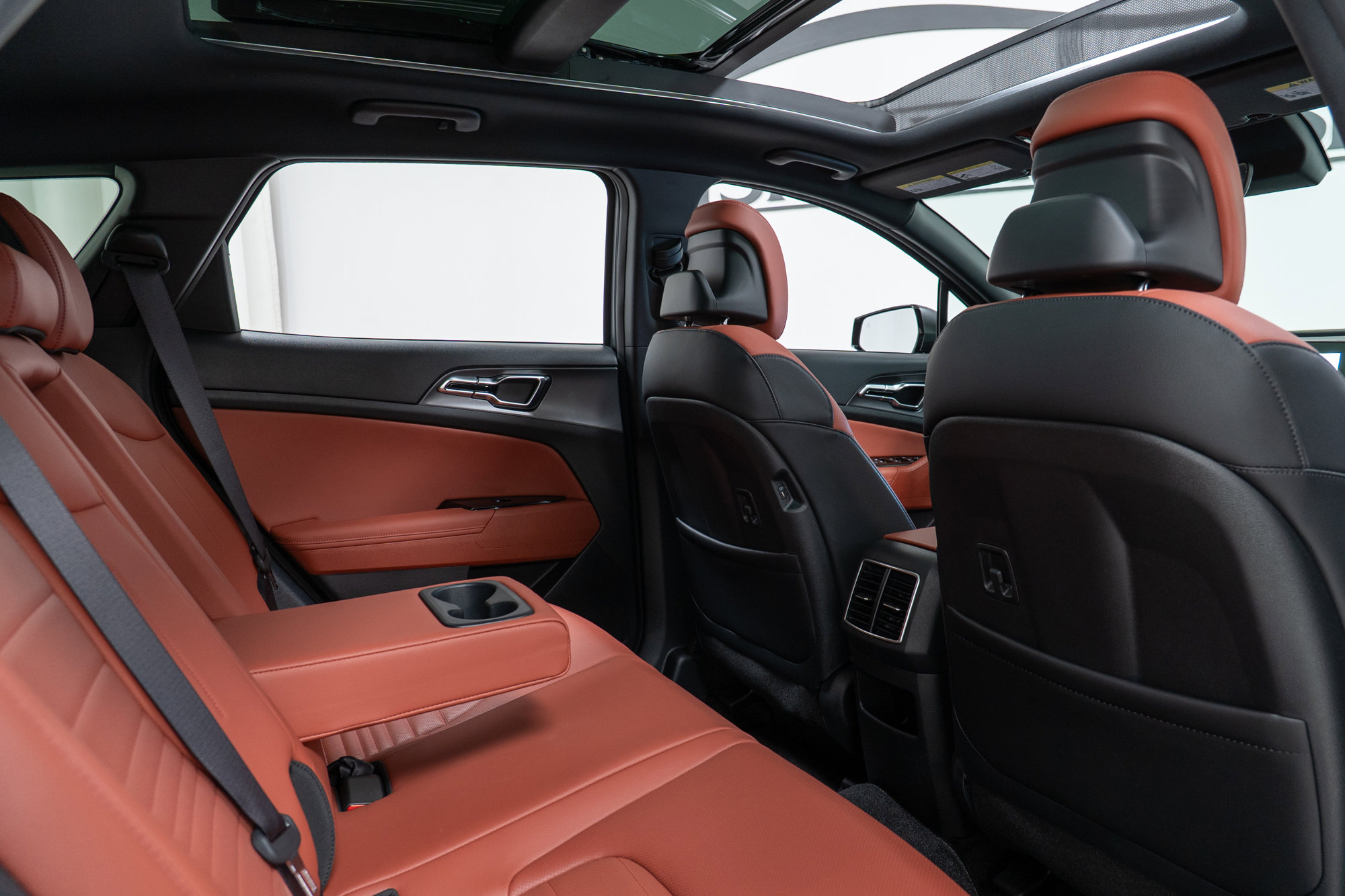 Used 2025 Kia Sportage SX Prestige image 23