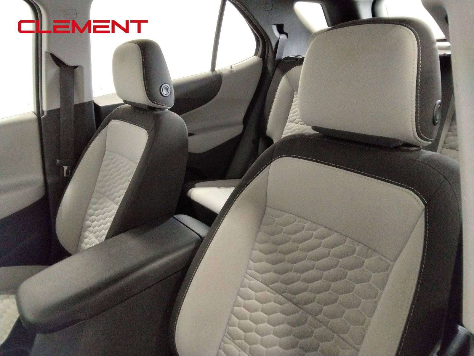 Used 2020 Chevrolet Equinox LS image 28