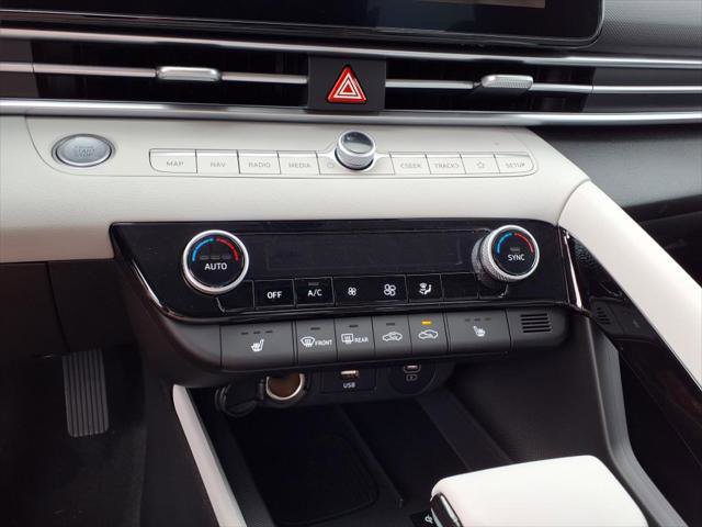 New 2025 Hyundai Elantra Limited FWD image 23