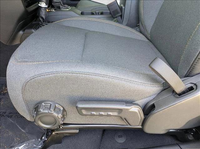 New 2025 Jeep Gladiator Sport image 4