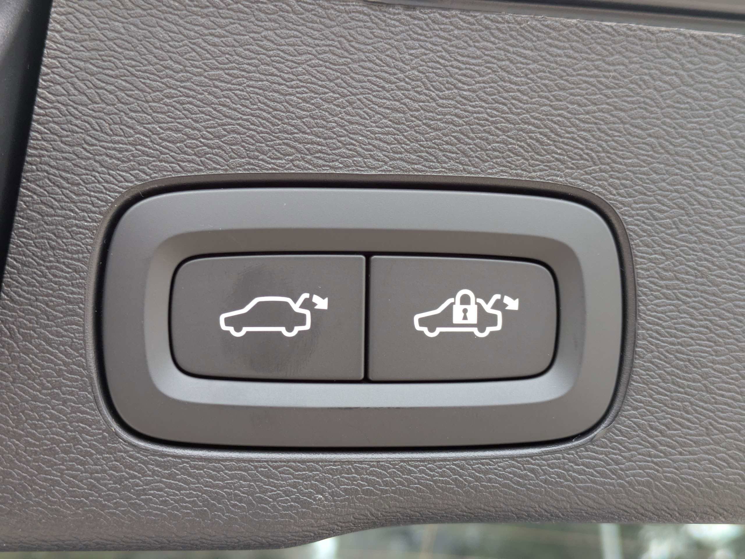 New 2026 Volvo XC60 B5 Plus w/ Protection Package Premier image 14