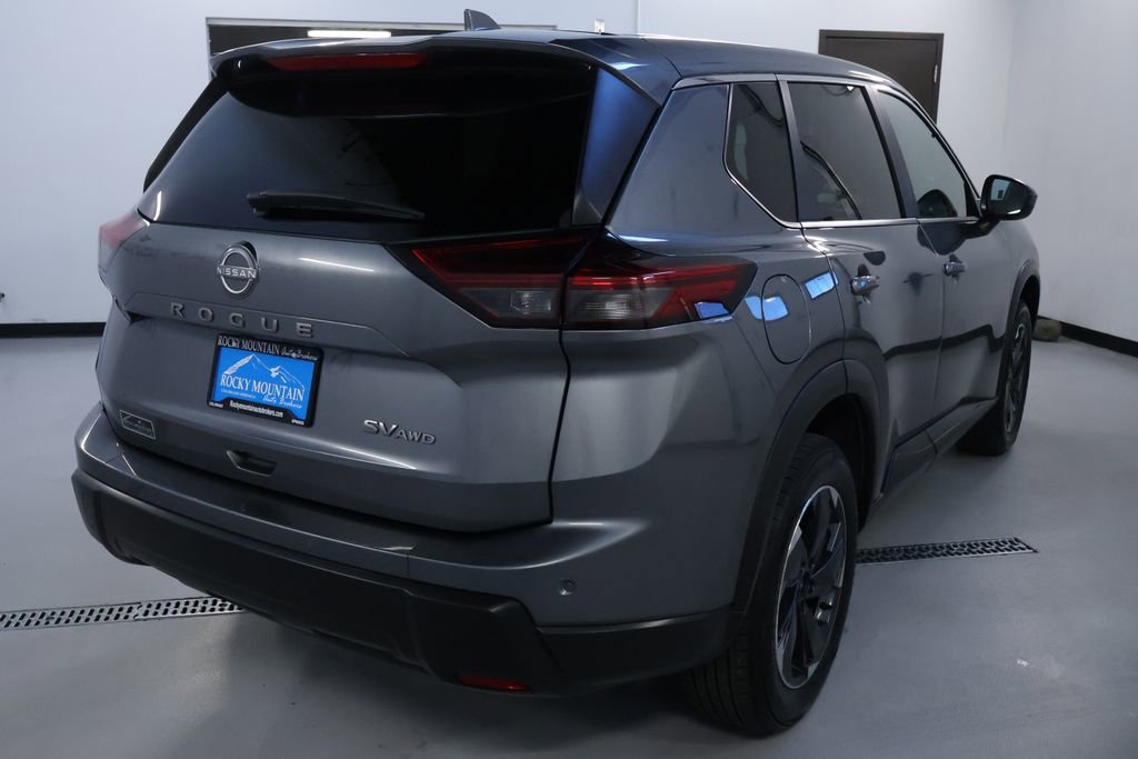 Used 2024 Nissan Rogue SV image 7