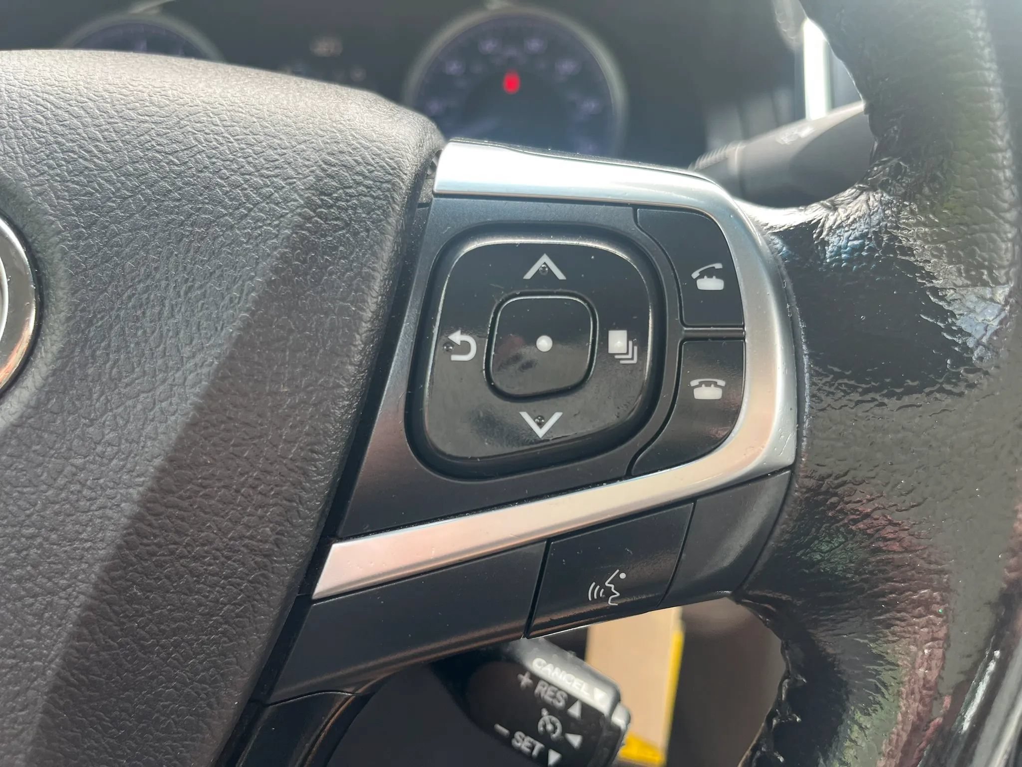 Used 2015 Toyota Camry XLE FWD image 16