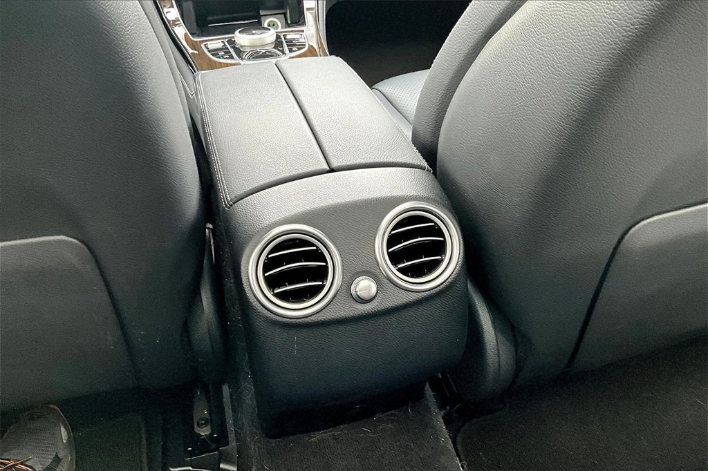 Used 2019 Mercedes-Benz GLC 300 4MATIC image 32