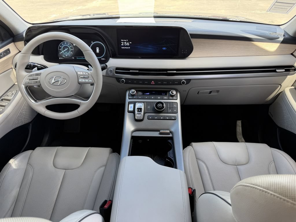 Used 2023 Hyundai Palisade Limited FWD image 17