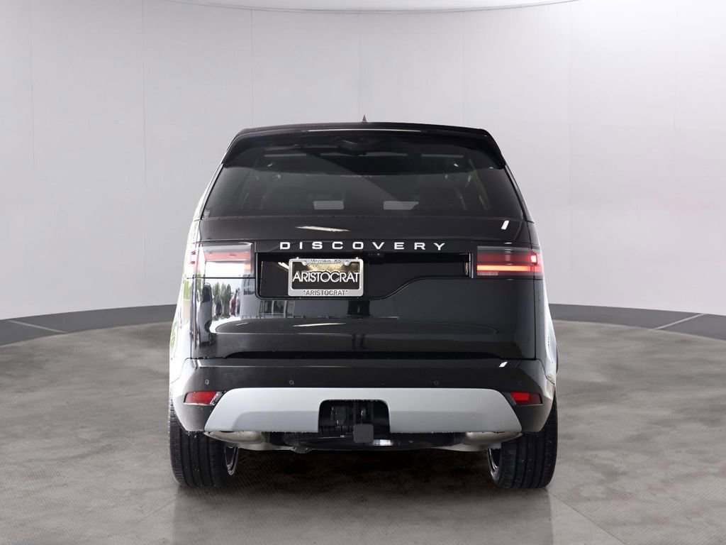 Used 2025 Land Rover Discovery Metropolitan Edition AWD/4WD image 11