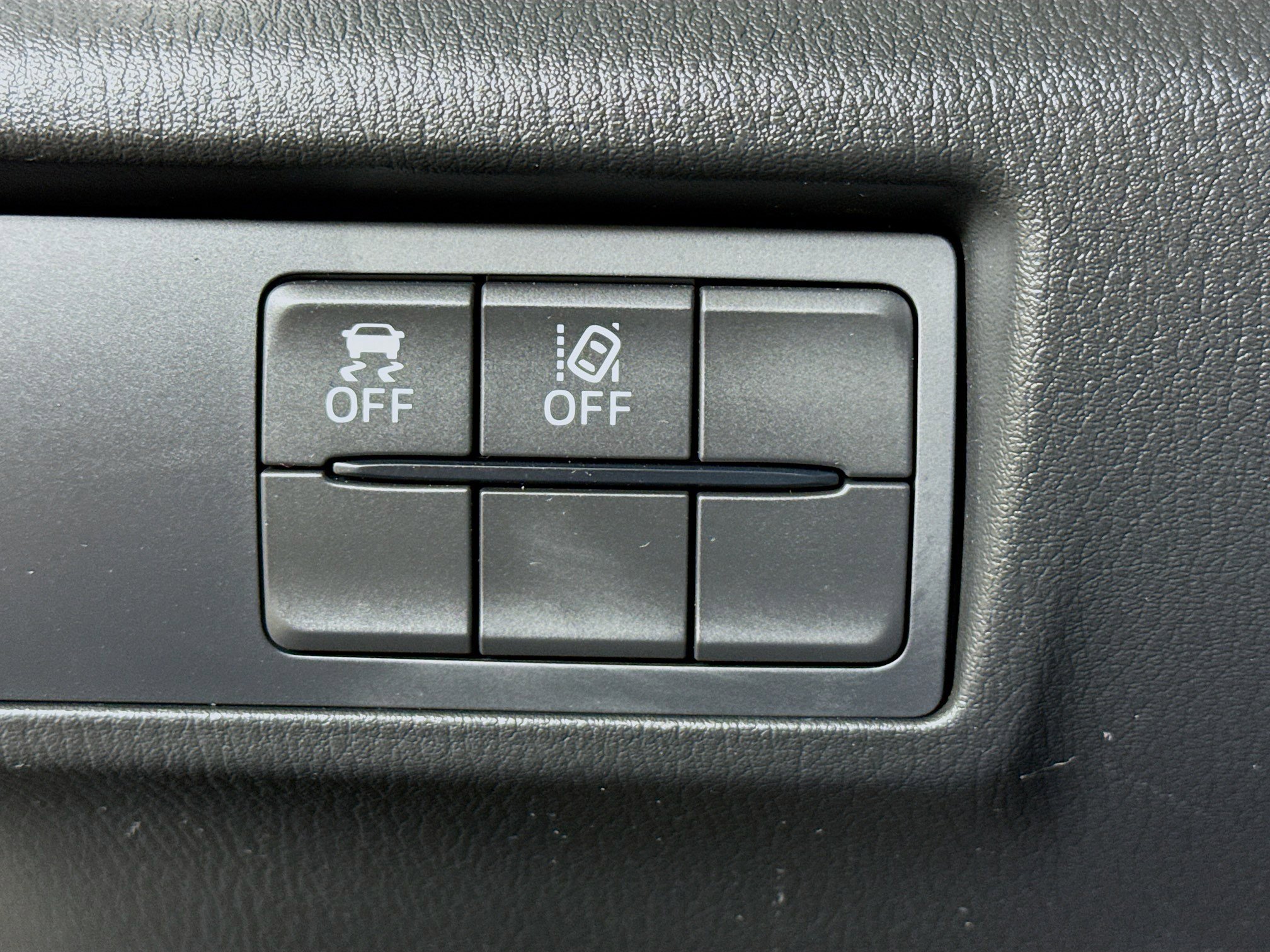 Used 2023 MAZDA MX-5 Miata Grand Touring w/ Weather Package image 9