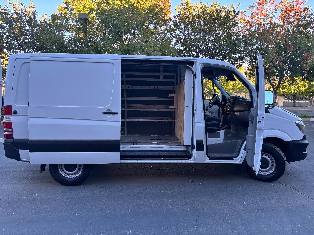 Used 2016 Mercedes-Benz Sprinter 2500 image 10