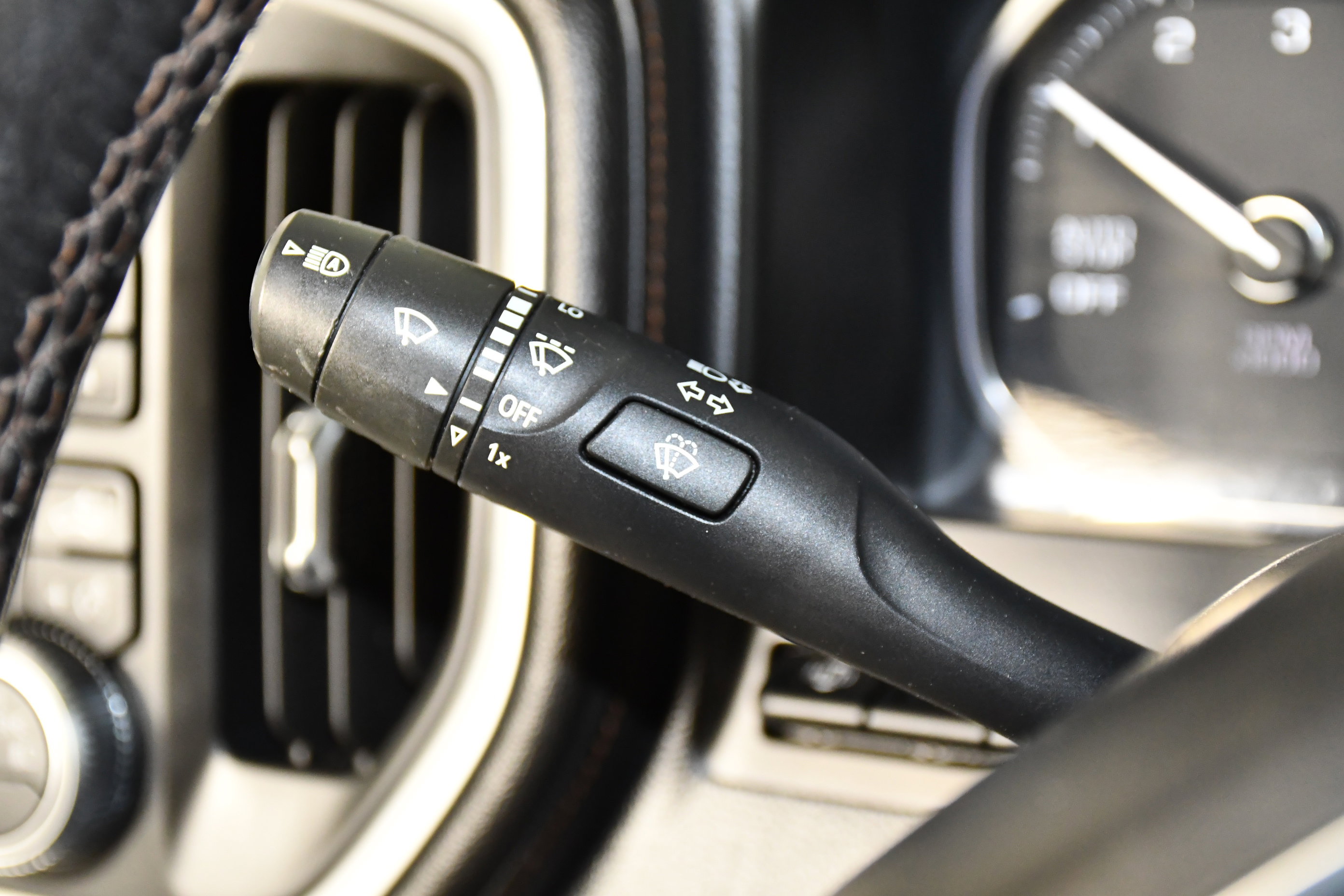 Used 2020 GMC Sierra 1500 AT4 w/ Technology Package image 25