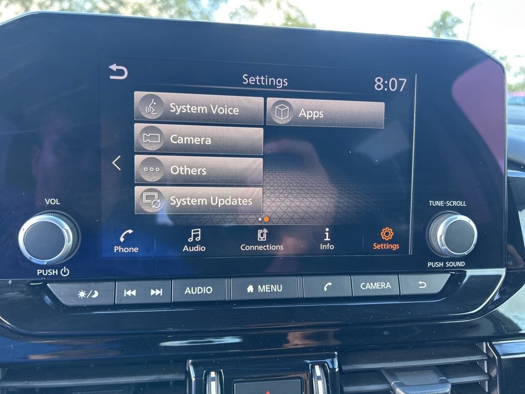 Used 2025 Nissan Pathfinder SV FWD image 41