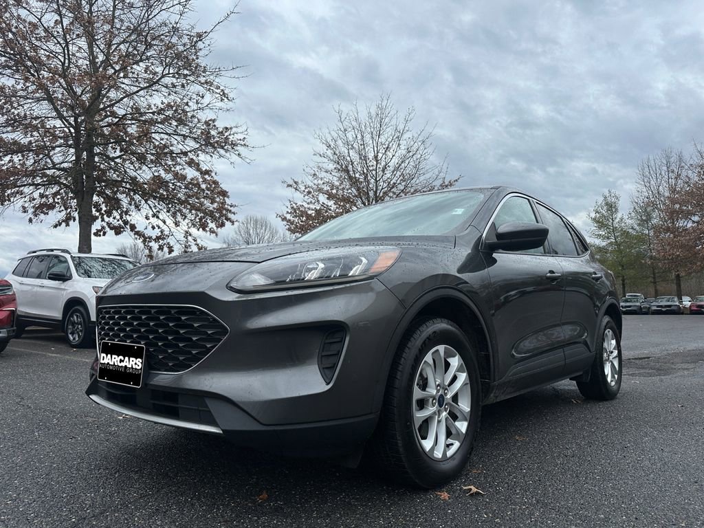 Used 2020 Ford Escape SE image 32